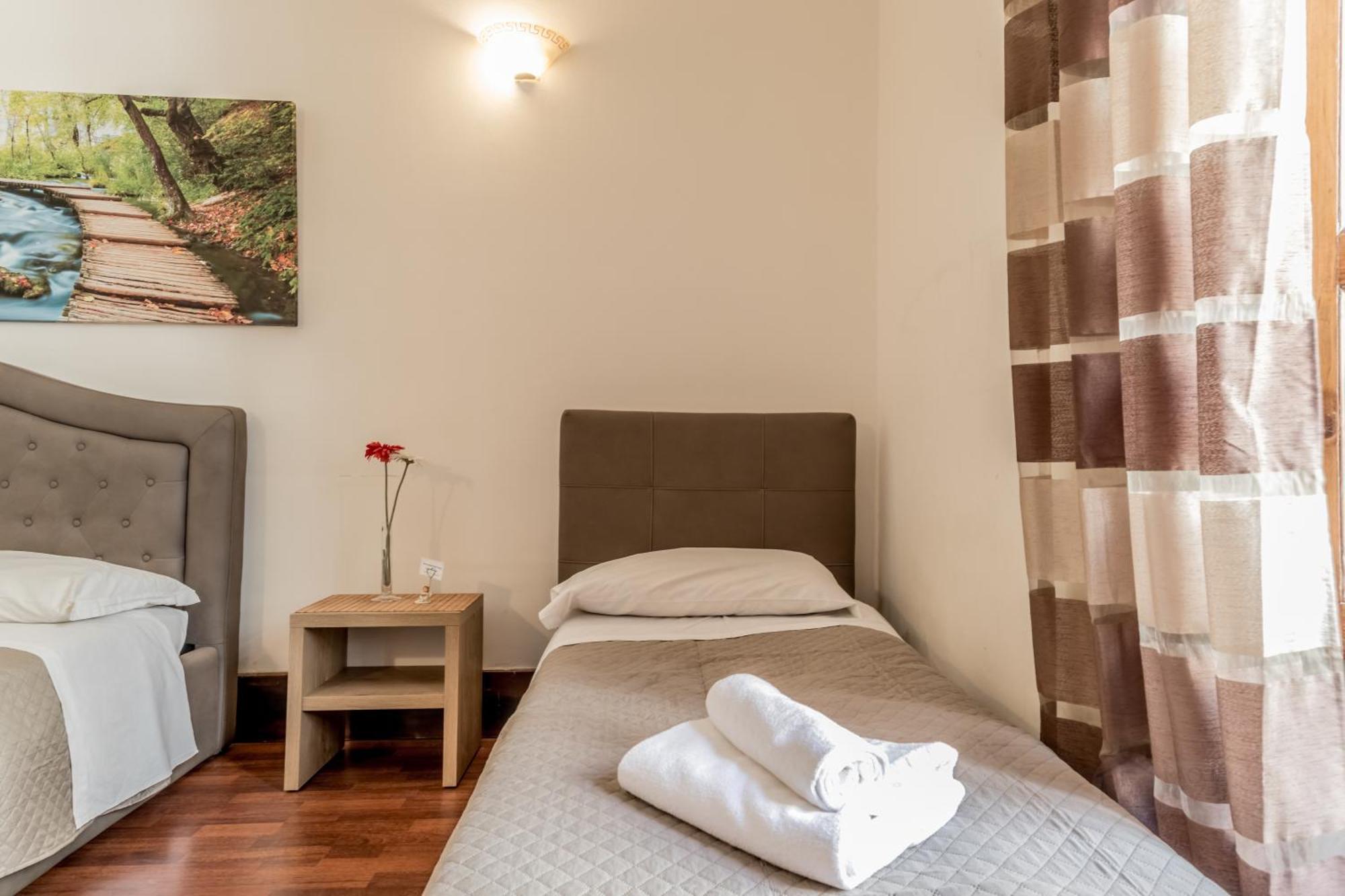 Ariana Luxury Guest House โรม ภายนอก รูปภาพ